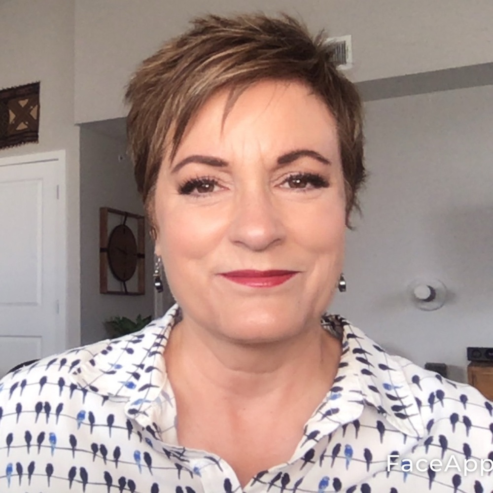Meet your Posher, Lisa